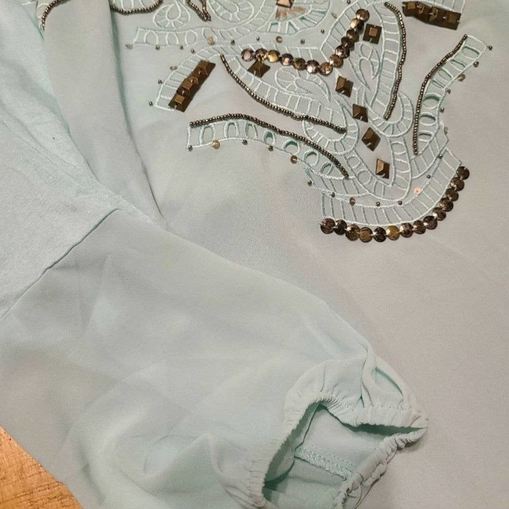 BKE Boutique NWOT Beaded 3/4 Sleeve Blouse Top - Picture 3 of 5